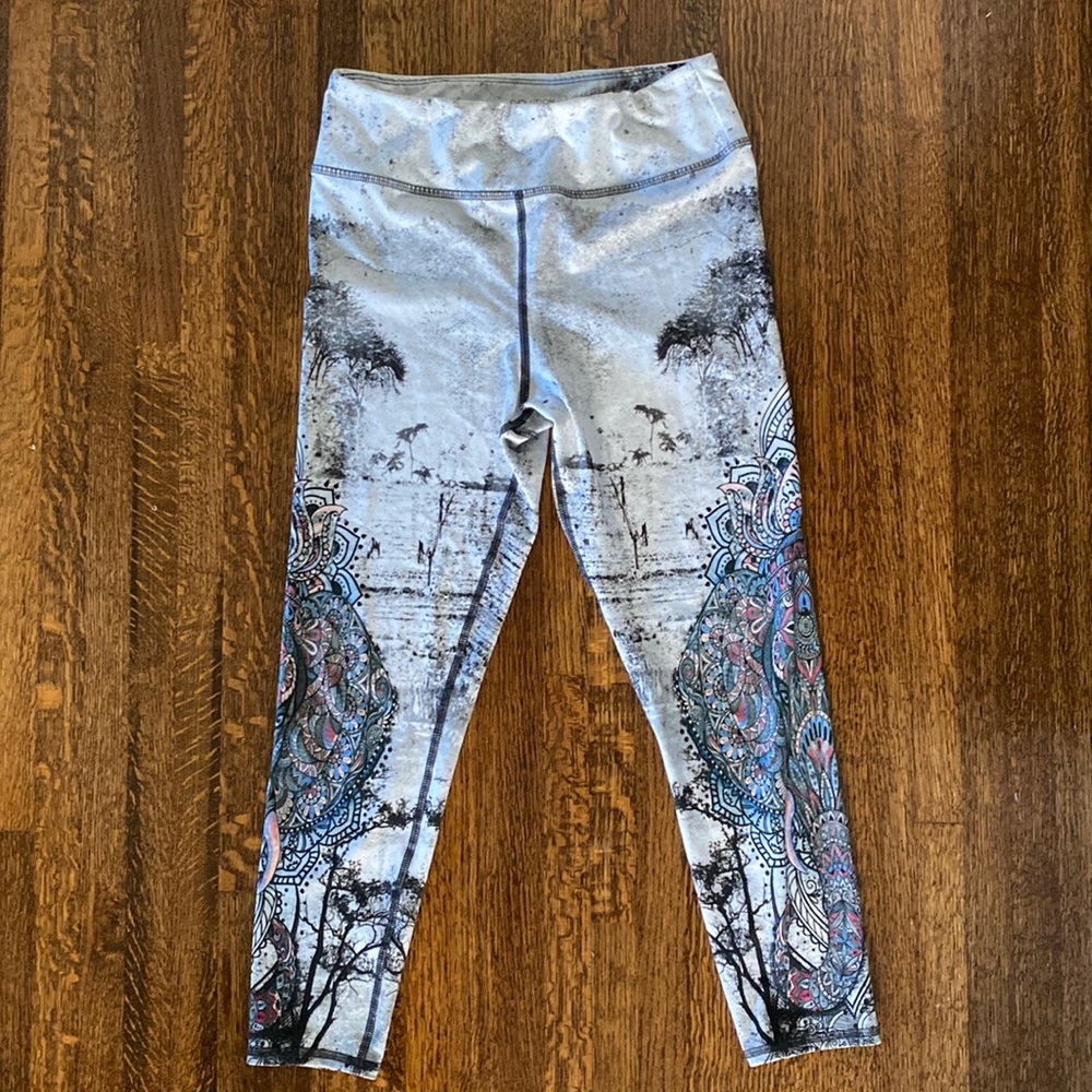 Women’s Evolution and Creation 7/8 Yoga Pant High Rise  Leggings Sz L